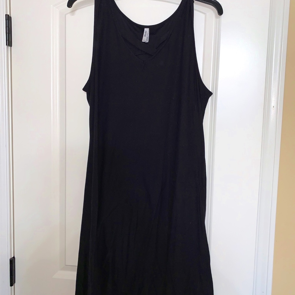 Black Sleeveless Dress